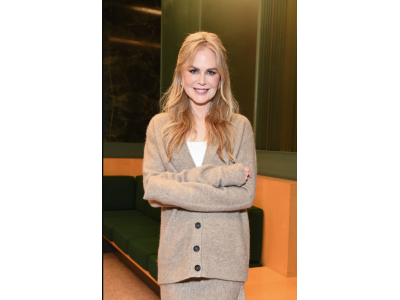 Zapomnij o dżinsach, spódnica Nicole Kidman (podobnie jak kardigan) pasuje do wszystkiego
