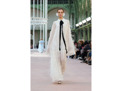 Cztery lata po ostatnim pokazie Chanel powraca do Grand Palais na pokaz wiosna-lato 2025.