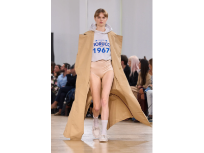 Pokazy Fiorucci na Milan Fashion Week: dżins, anioły i podkoszulek z 1967 roku.