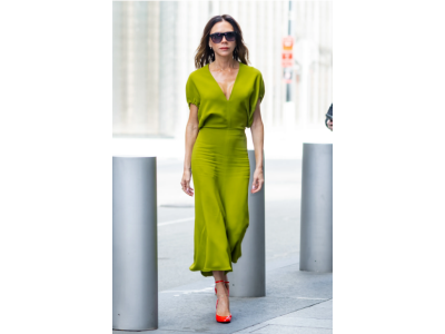 Victoria Beckham, Kendall Jenner... wszystkie noszą sukienki gwiazd tej jesieni