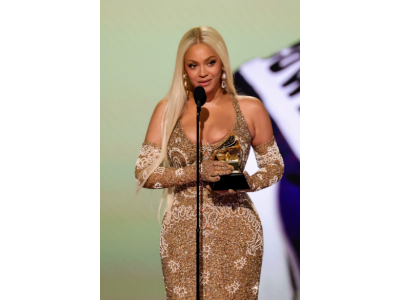 Haute Couture Rodeo: Beyoncé prezentuje westernową wersję stylu Schiaparelli na rozdaniu nagród Grammy 2025.