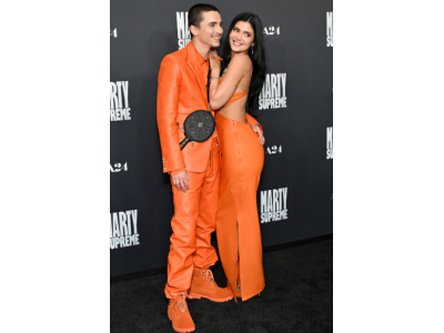 Kylie Jenner i Timothée Chalamet łączą swoje stylizacje na promocję „Marty Supreme”.