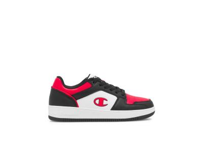 Jak wybrać dziecięce sneakersy, buty sportowe i obuwie codzienne według wieku oraz sezonu